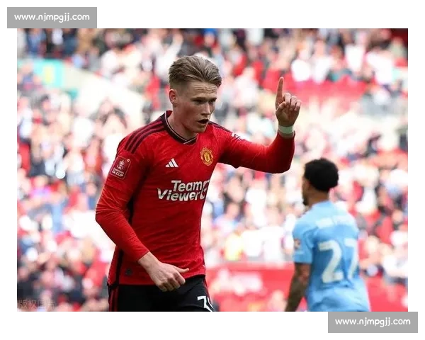 灯光晃眼？麦克托米奈：闭眼射就对了